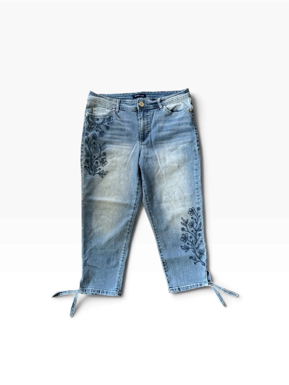 Bandolino Amy Capri Blue Embroidered Tie-Hem Cropped Jeans